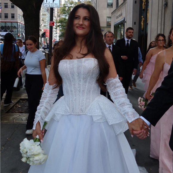 Meet your Posher, Alexis - Picture 1 of 1